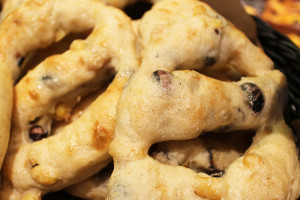 61 boulangerie gout（ブーランジュリーグウ）黒豆と大豆のフーガス
