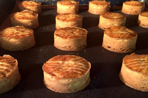 80 boulangerie gout（ブーランジュリーグウ) ガレット・ブルトンヌ