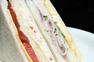 boulangerie gout（ブーランジュリーグウ) 73 boulangerie gout（ブーランジュリーグウ) 三角サンド